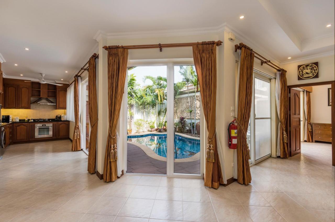 Village Austria Luxury Pool Villas Патая Екстериор снимка